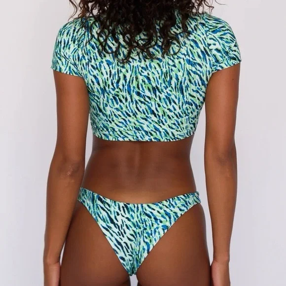 Skatie Bikini Bottom - Picture 3 of 5